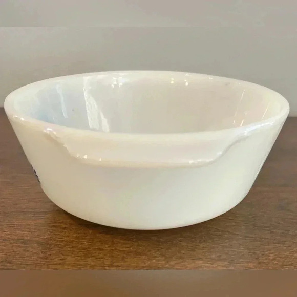 Anchor Hocking Fire King Blue Corn
Flower 12oz Casserole Dish #472 Pristine Cond - Picture 2 of 9